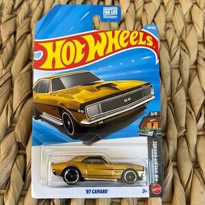 Hot Wheels 1967 Gold Camaro Chevy Chevrolet Pony Muscle Car Hotwheels 2026 🆕
